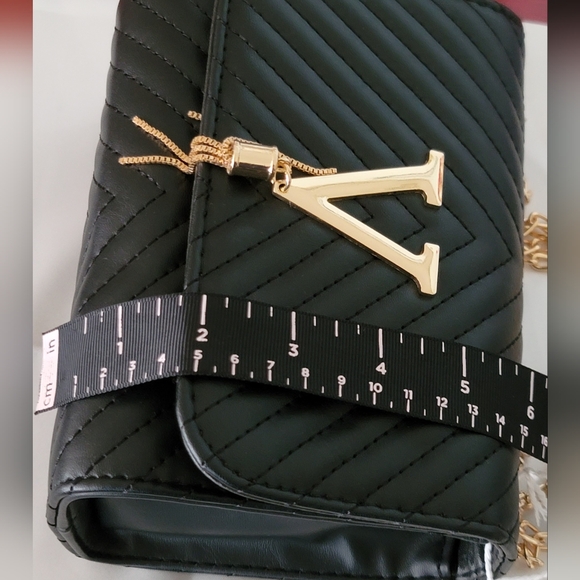 I ▪︎ T Crossbody bag  . - Picture 7 of 10